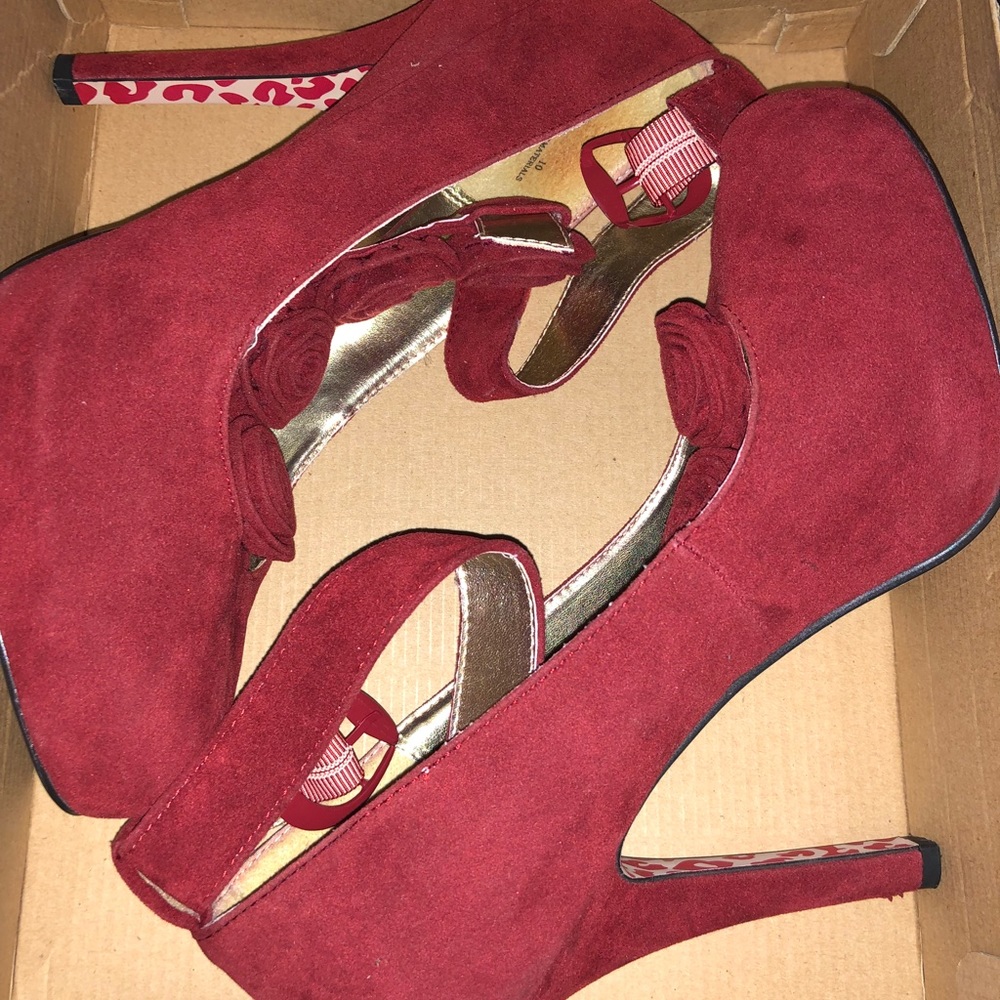 WOMENS BAMBOO SLIGHTLY WORN FASHION HEELS SIZE 10